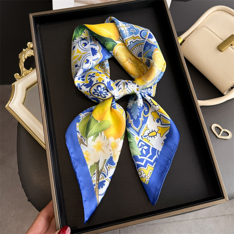 Ascot Neck Scarf - Bufandas cuadradas de seda con estampado
